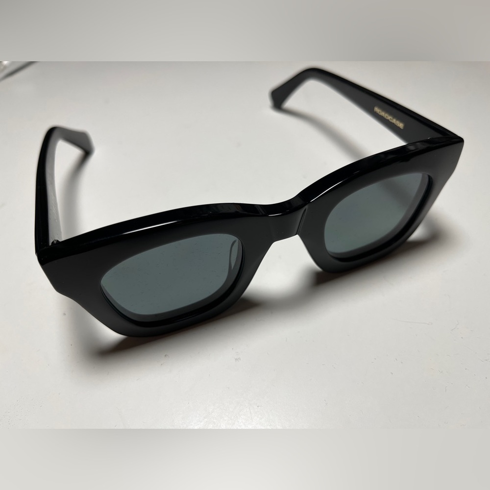 Brand new strata roadcase sunglasses